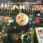 Mercato a Bangkok [Photo by Lisheng Chang on Unsplash]