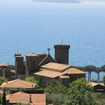 Archittetture sul lago di Bolsena [Foto di Neijhof da Pixabay]