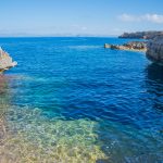 Un tratto di costa rocciosa a Formentera