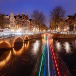 Amsterdam lungo i canali by night