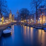 Amsterdam lungo i canali by night