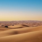 Veduta del deserto, con le dune di sabbia dorata