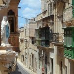 In giro per le strade di Malta