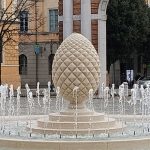 Fontana della Pigna di Tonino Guerra a Santarcangelo [foto di Massimo Fabbri Massimo]