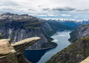 Hardangerfjord On The Road: Trolltunga, Vøringsfossen, Strada Panoramica Nazionale.jpg