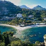 Taormina (Messina) [Foto di Lyle Wilkinson su Unsplash]