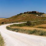 Sentiero nella campagna toscana