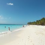 Magnifica spiaggia di sabbia bianca della Repubblica Dominicana