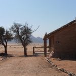 In Namibia potrete dormire in confortevoli lodge nel deserto [foto di Valeria Salvai]