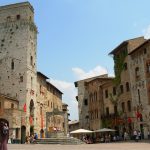 Piazza della Cisterna a San Gimignano [Foto di Ben Kerckx da Pixabay ]