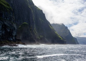 Miðvágur - Vestmanna (30 Km / 30min) / Escursione In Barca Alle Vestmanna Sea Cliffs / Vestmanna - Saksun - Tjørnuvík - Leirvík (115 Km / 2h).jpg