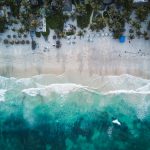spiaggia Spencer Watson by unsplash