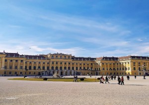 Castello Di Schonbrunn E Museo Del Mobile.jpg