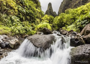 Kauai Island (volo) - Iao Valley - Maui Island.jpg