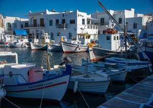 Naxos (traghetto) Paros.jpg