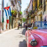 Per le strade dell'Havana il tempo pare essersi fermato agli anni '50 - Foto di Alexander Kunze su Unsplash