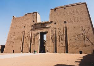 Esna – Villaggio Di El Kab – Citta’ Blu Di Edfu.jpg