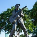 Statua di Elvis a Memphis