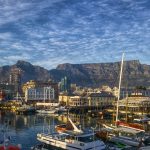 La sagoma "piatta" della Table Mountain, che fa da scenografia a Cape Town