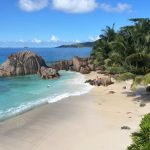 Seychelles, una delle spiagge di La Digue
