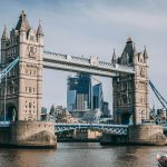 Tower Bridge [Foto di Charles Postiaux su Unsplash]