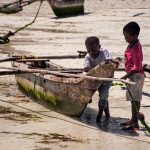 Imbarcazione tipica, Mtumbwi [https://pixabay.com/photos/zanzibar-island-africa-boy-%c5%82%c3%b3d%c5%ba-4707188/]