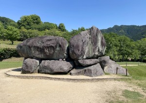 Mar 19 - Megaliti E Kofun.jpg