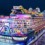 La Legend of the Seas illuminata