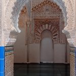 yesería, muqarnas e intarsi, tipici di Granada