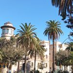 architetture e vegetazione sul lungomare, Malaga