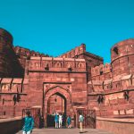Forte rosso di Agra (Foto di Arun Geetha Viswanathan su Unsplash)